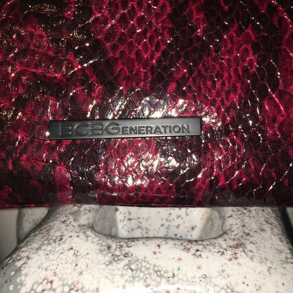 Small Crossbody - Picture 2 of 3